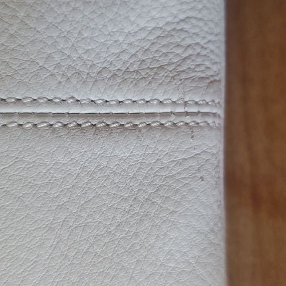 White Leather Purse - Picture 6 of 6